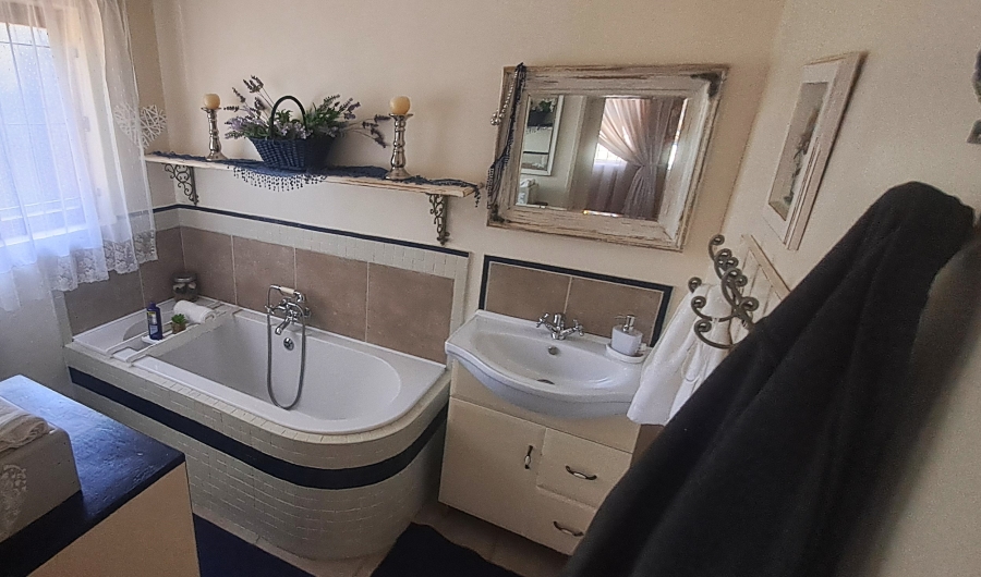 4 Bedroom Property for Sale in Saldanha Heights Western Cape